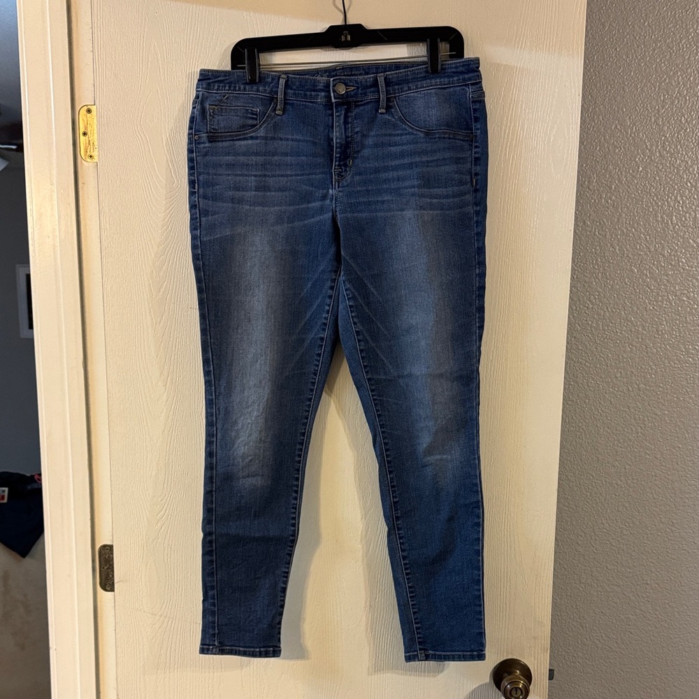 Stylish Dark Blue Skinny Jeans for Women